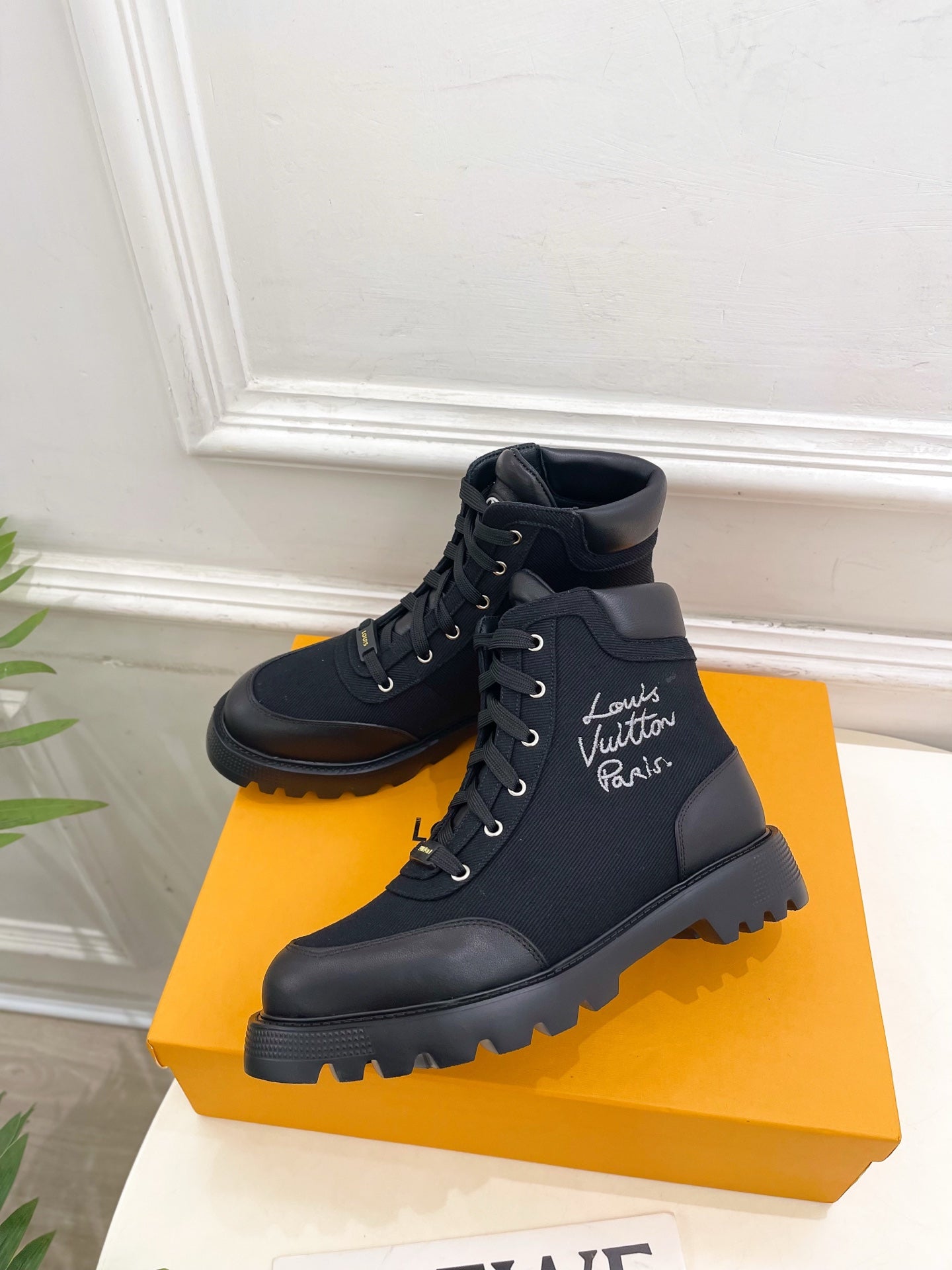 China Replica LV Women Shoes 119usd Only
