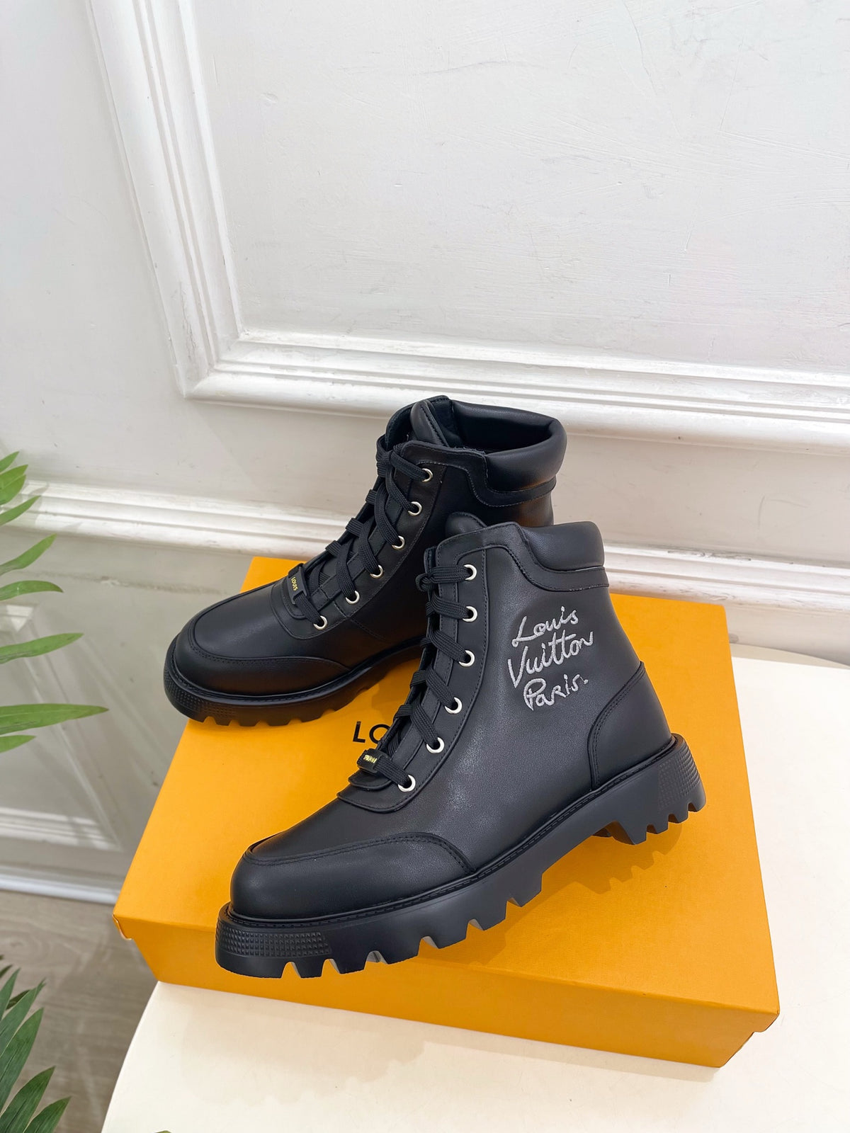 China Replica LV Women Shoes 119usd Only