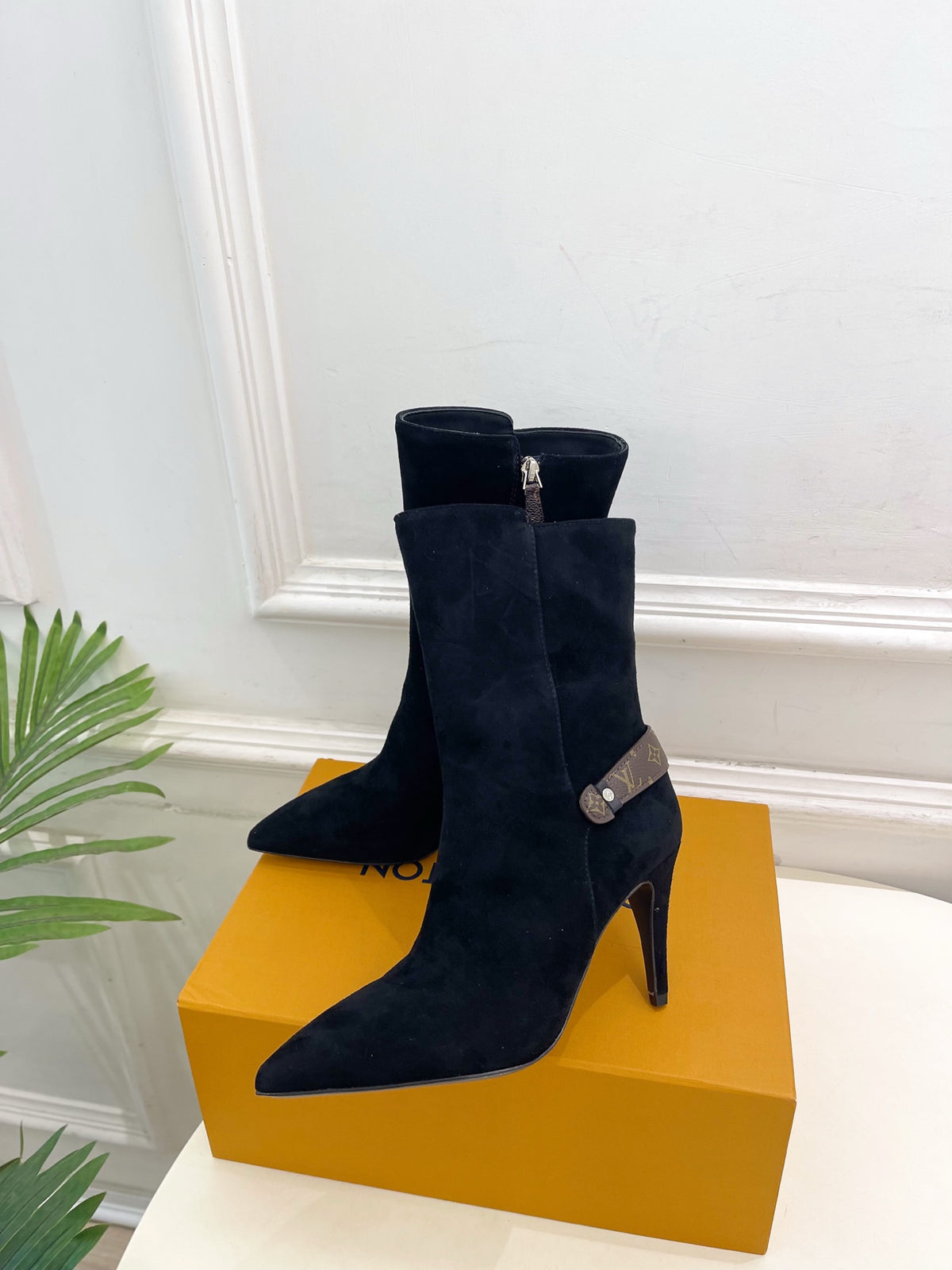 China Replica LV Women Shoes 158usd Only