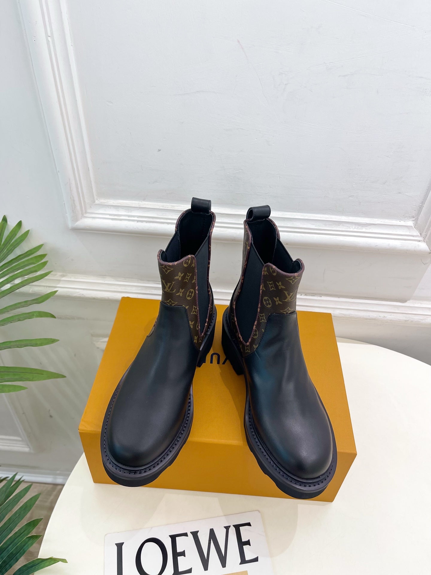 China Replica LV Women Shoes 136usd Only