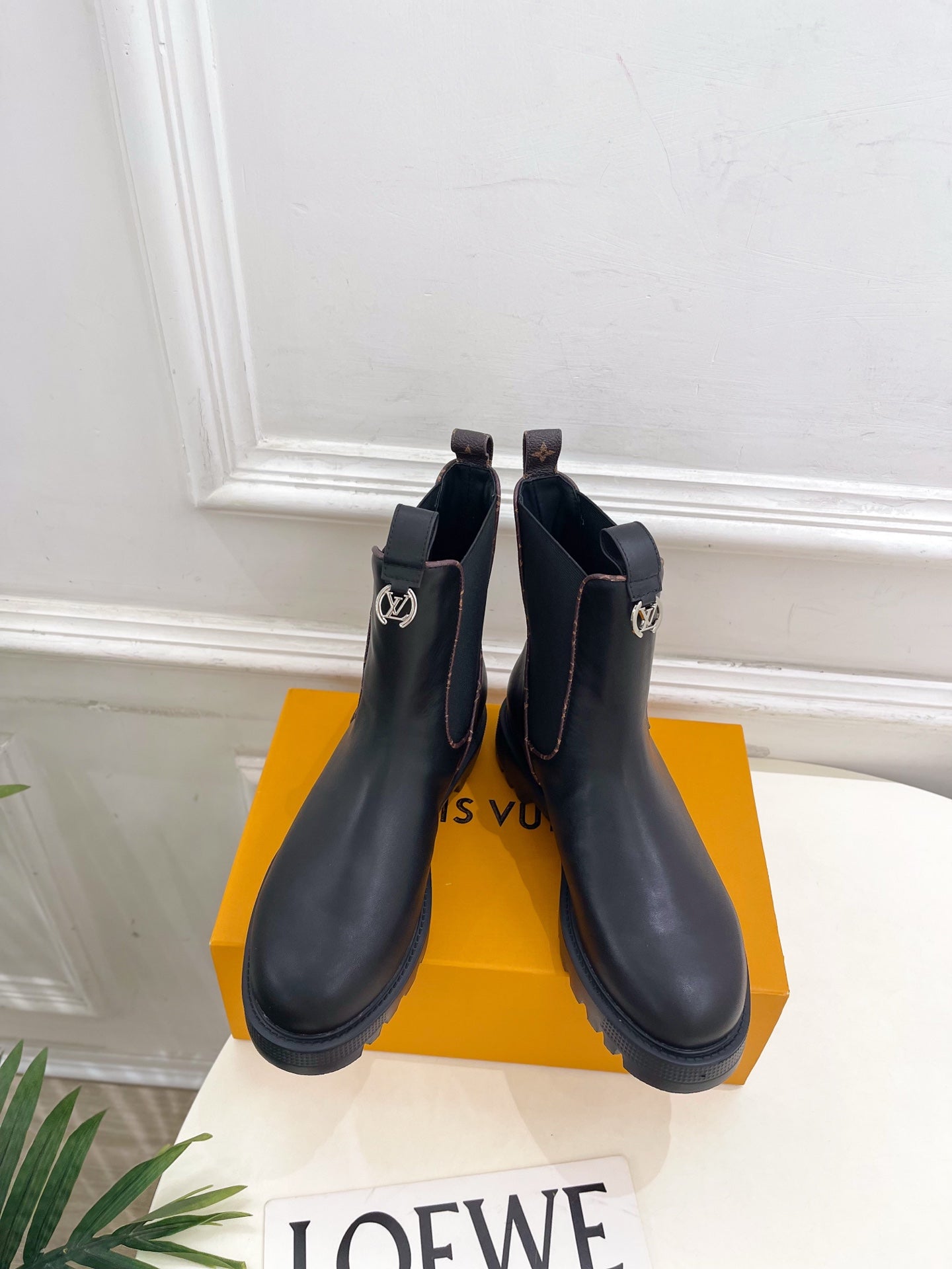 China Replica LV Women Shoes 136usd Only