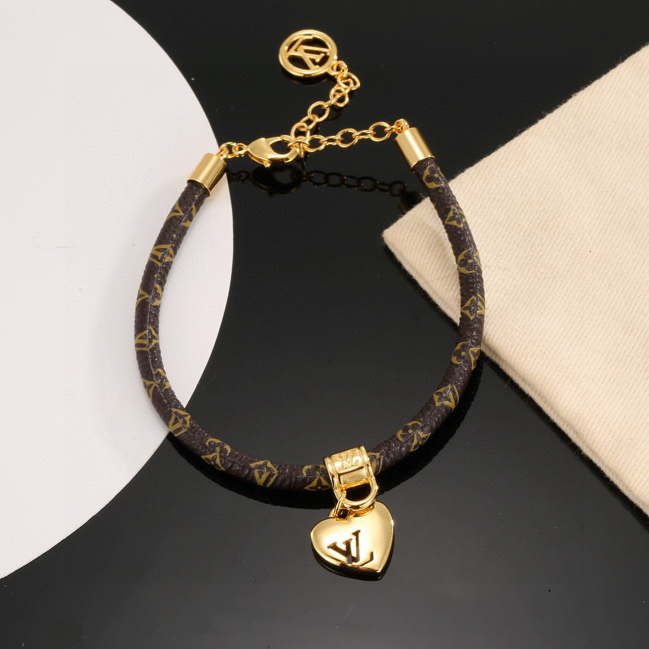 China Replica LV Bracelets 25usd Only