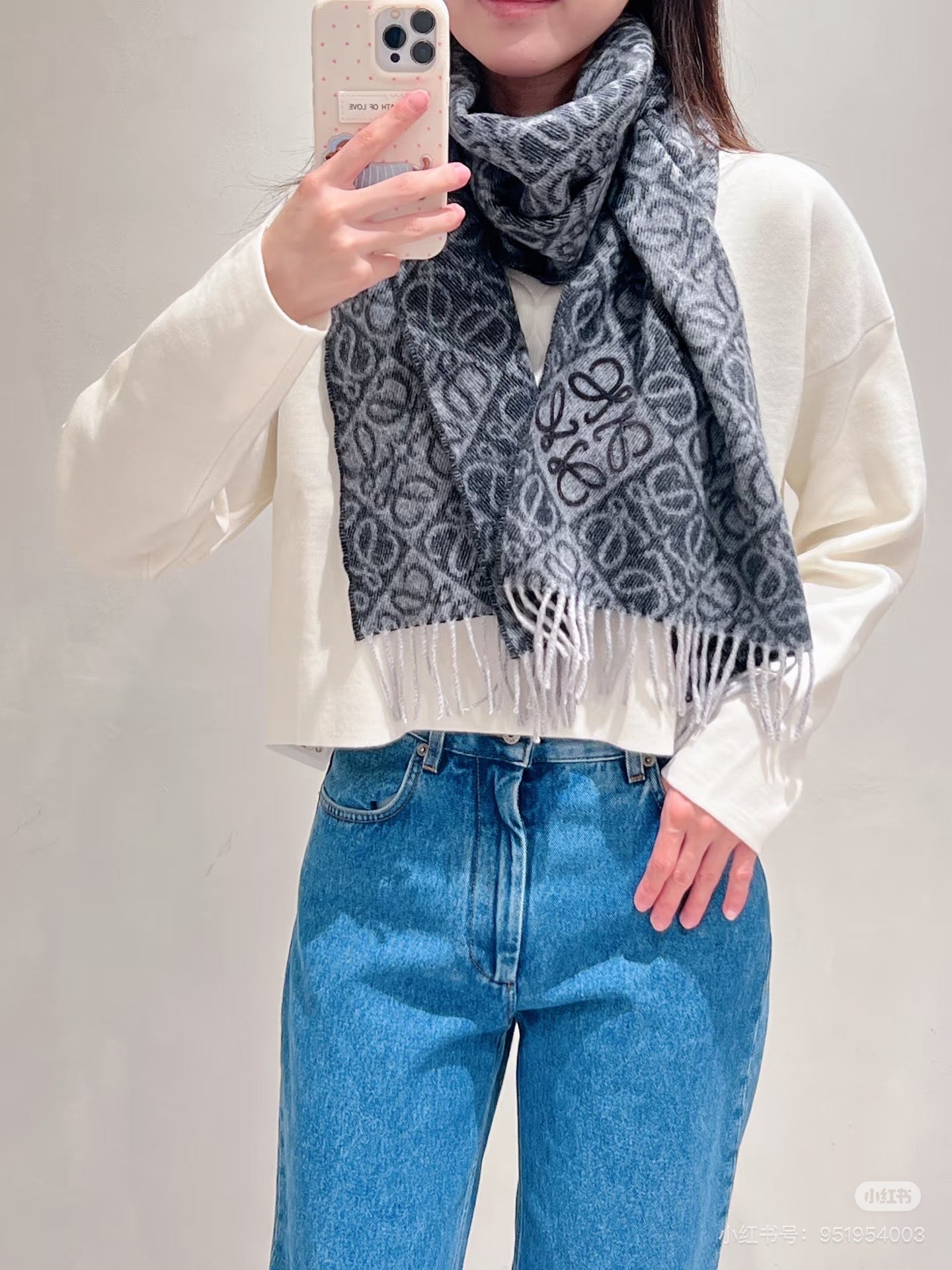 China Replica Loewe Scarf 50usd Only