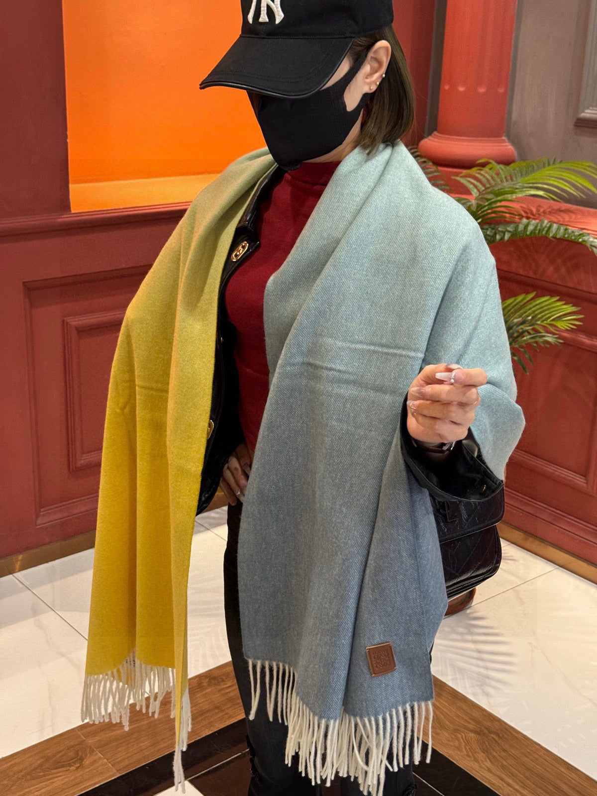 China Replica Loewe Scarf 68usd Only
