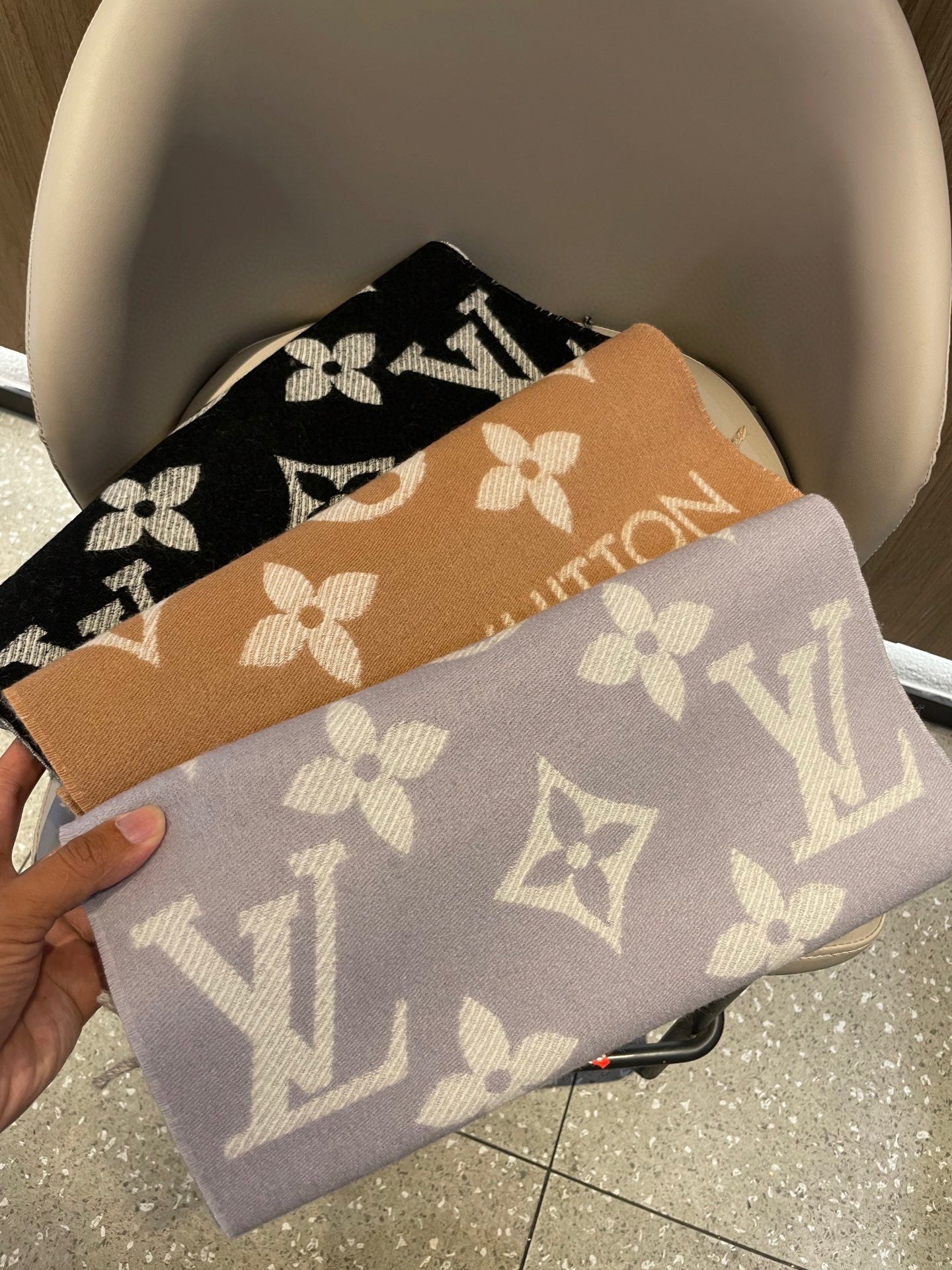 China Replica LV Scarf 50usd Only