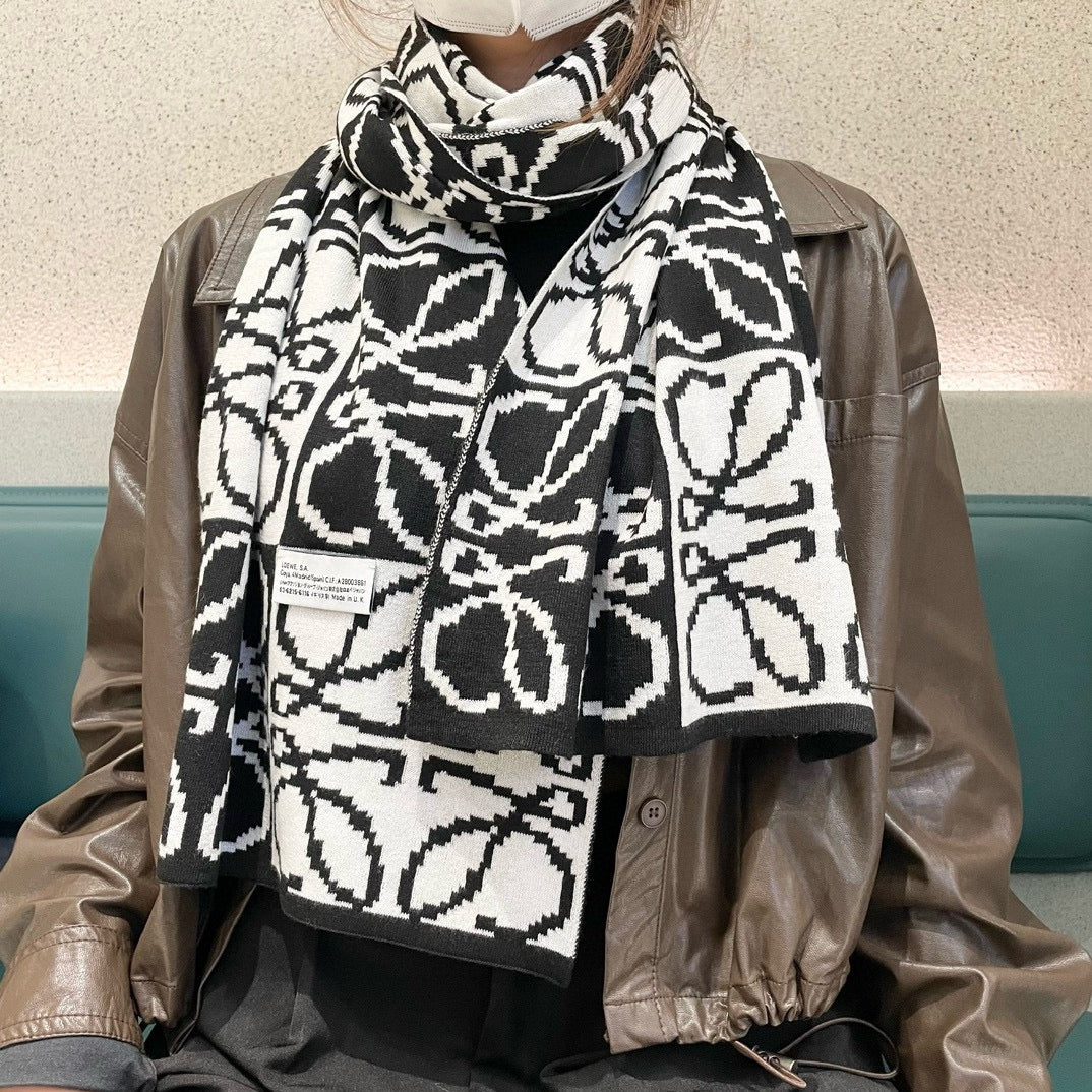 China Replica Loewe Scarf 48usd Only