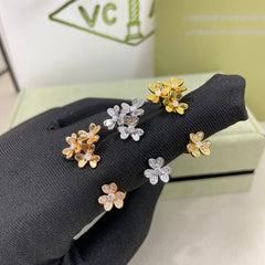 China Replica Van Cleef Arpels Rings 30usd Only