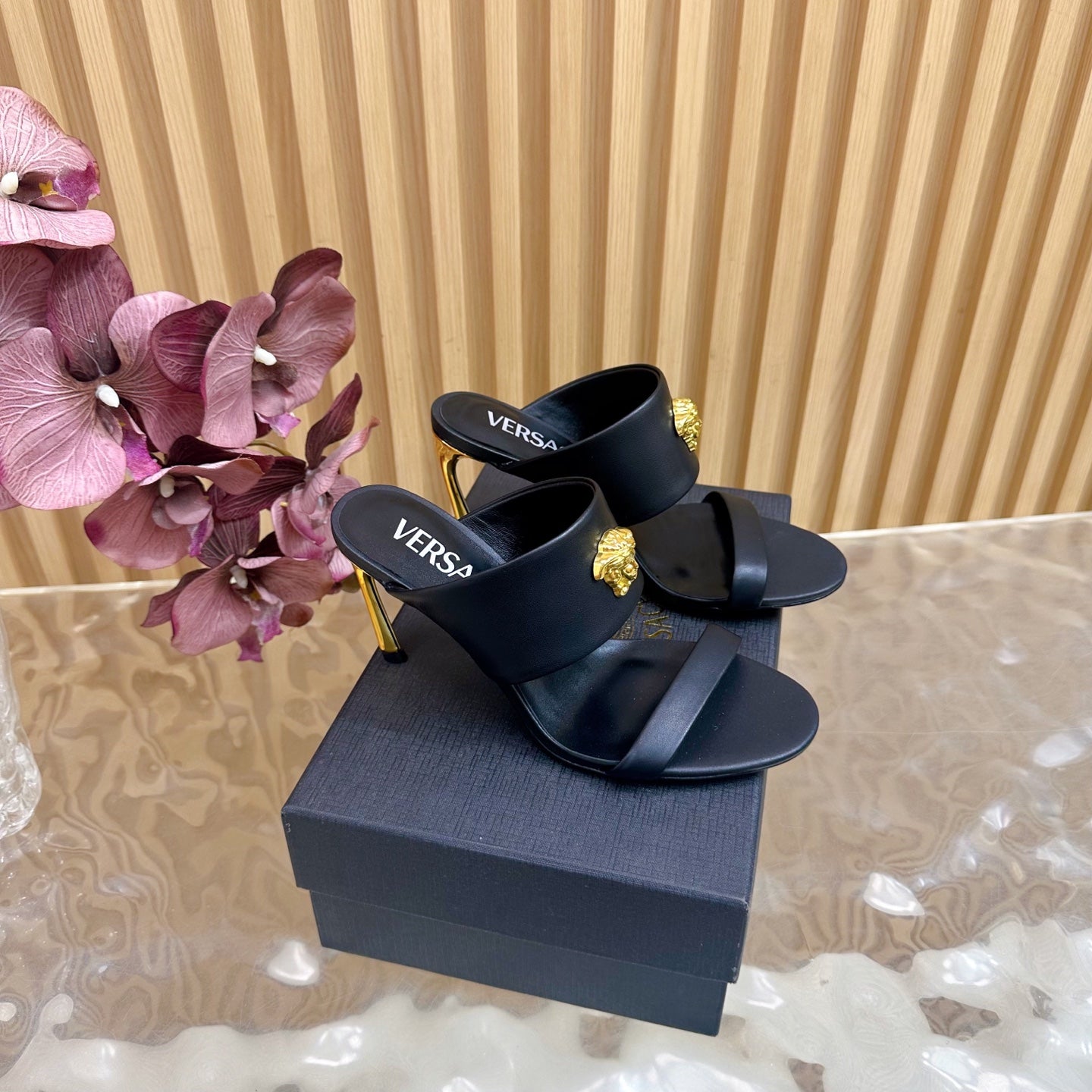 China Replica Versace Women Shoes 103usd Only
