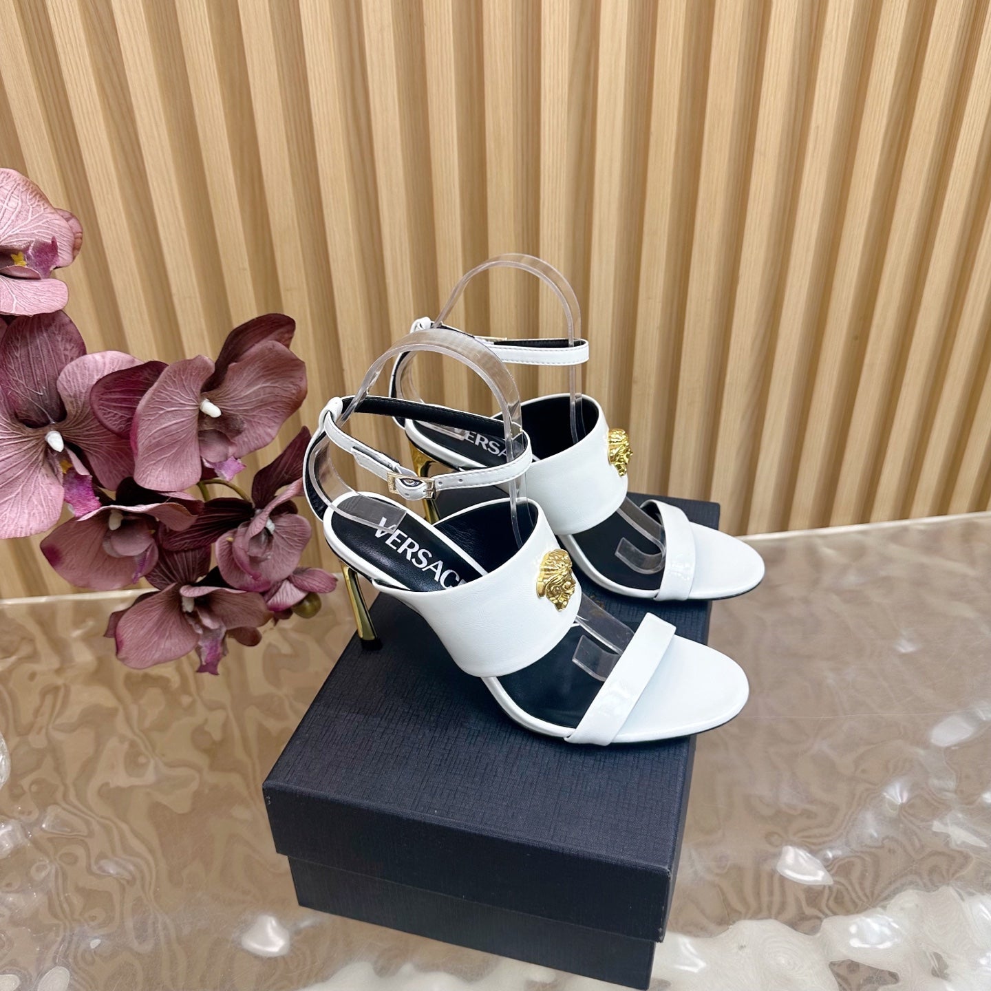 China Replica Versace Women Shoes 105usd Only