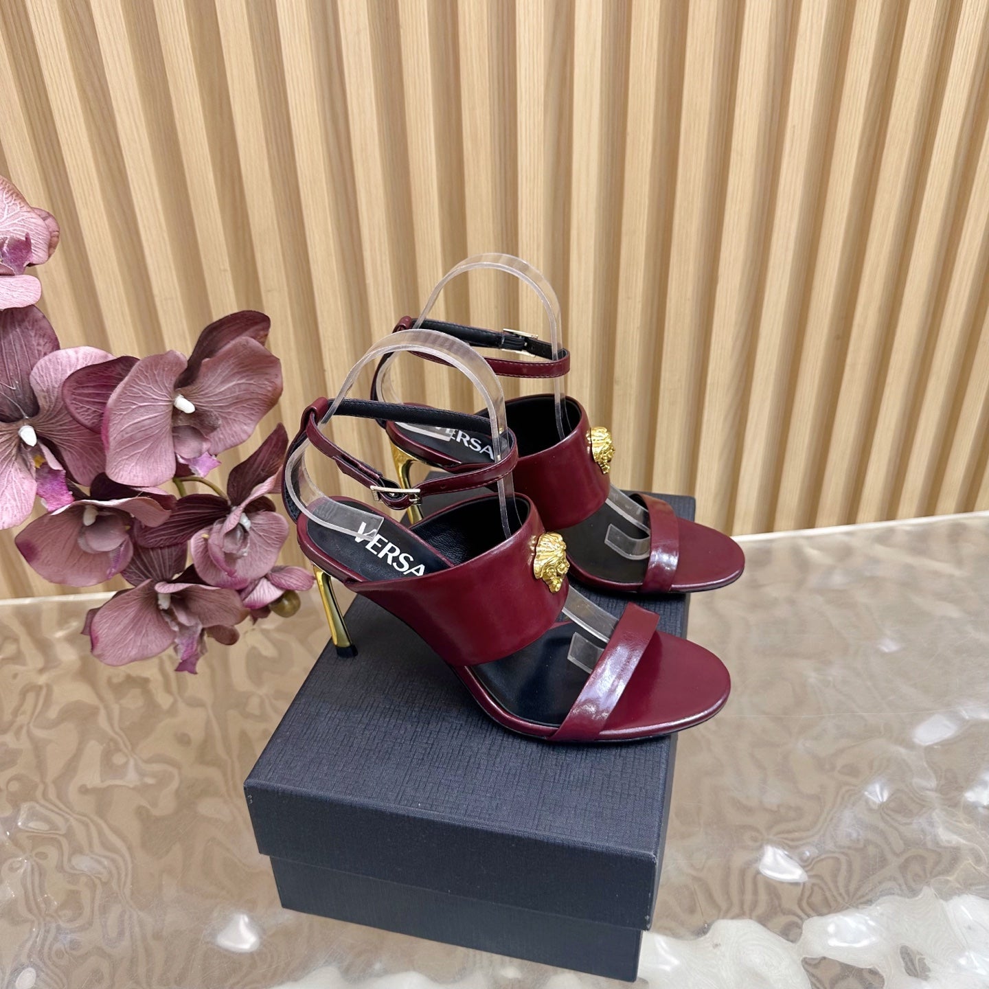 China Replica Versace Women Shoes 105usd Only