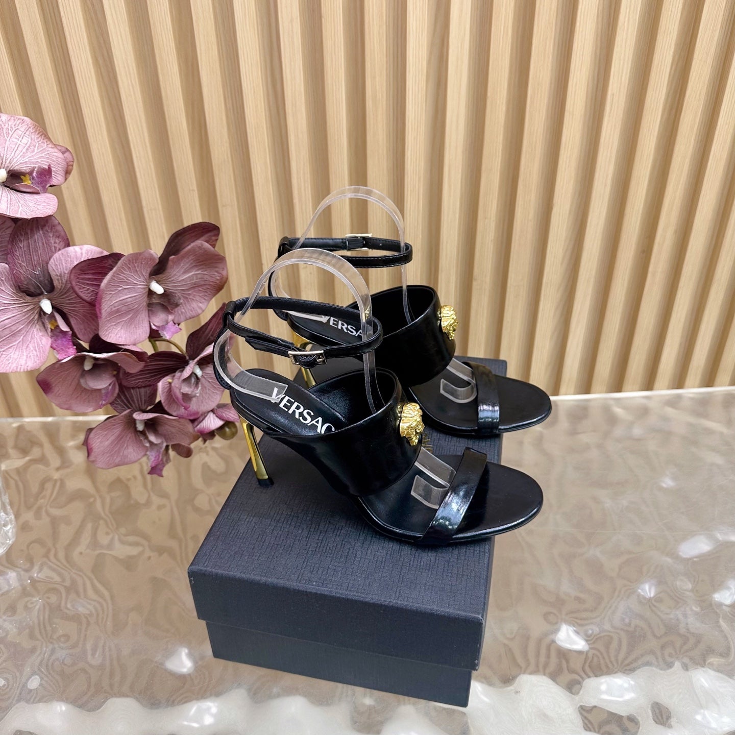 China Replica Versace Women Shoes 105usd Only