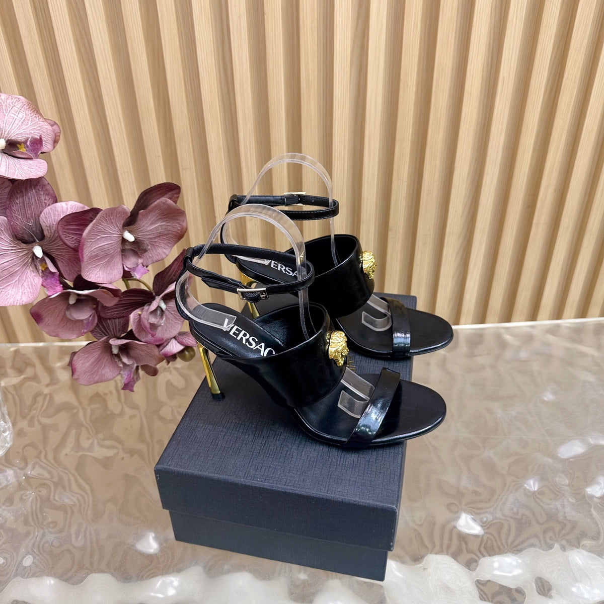China Replica Versace Women Shoes 105usd Only