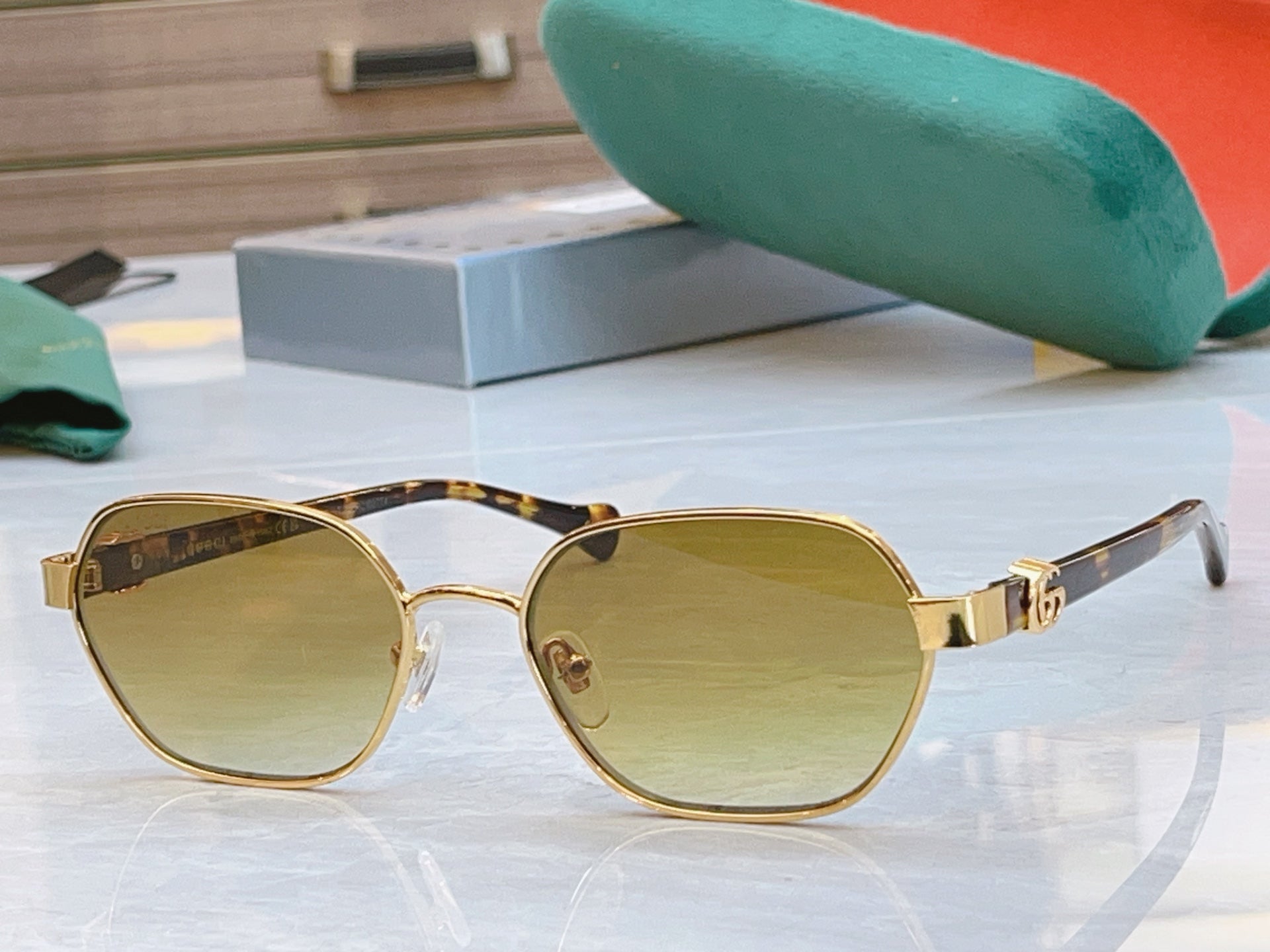 China Replica Gucci Sunglasses 38usd Only