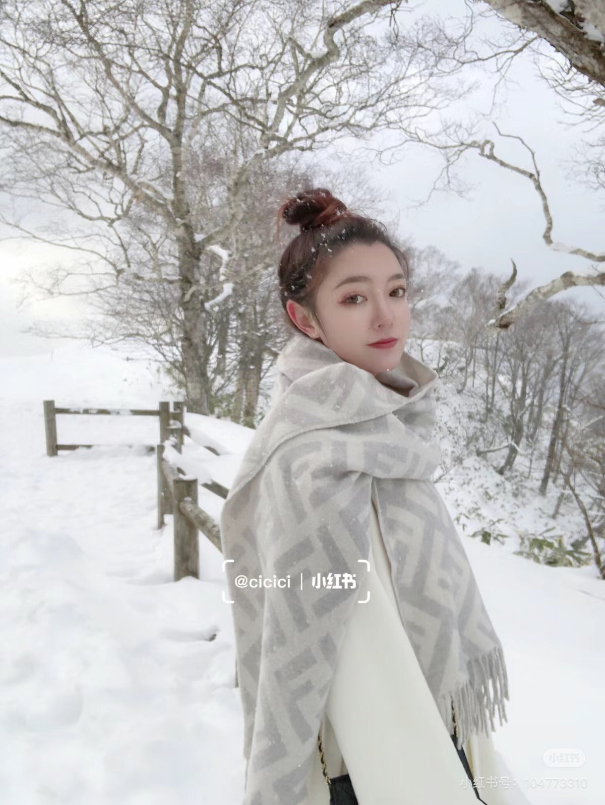 China Replica Fendi Scarf 44usd Only