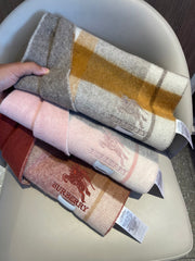 China Replica Burberry Scarf 50usd Only