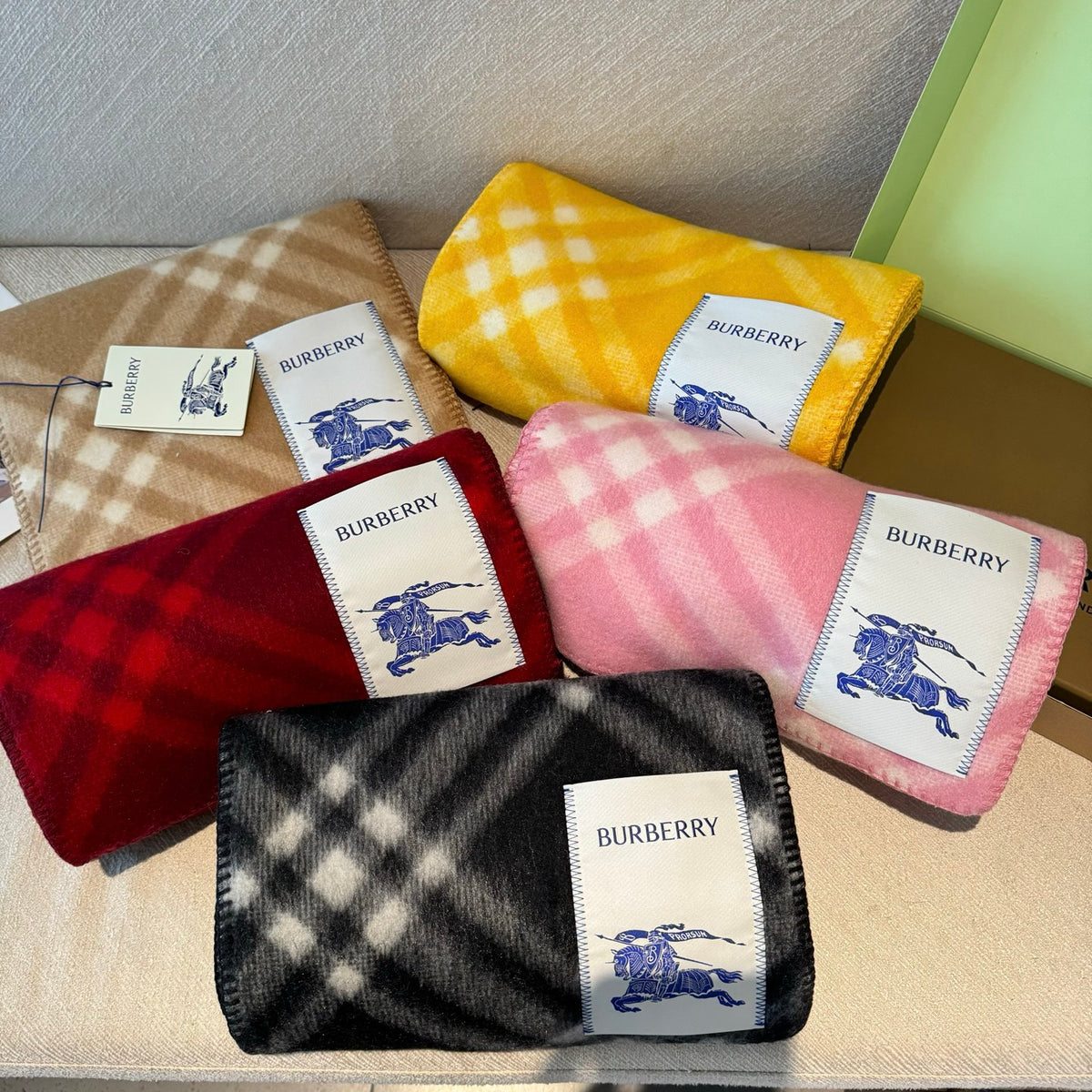 China Replica Burberry Scarf 52usd Only