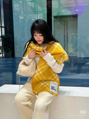 China Replica Burberry Scarf 52usd Only