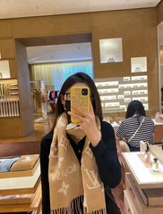 China Replica LV Scarf 40usd Only