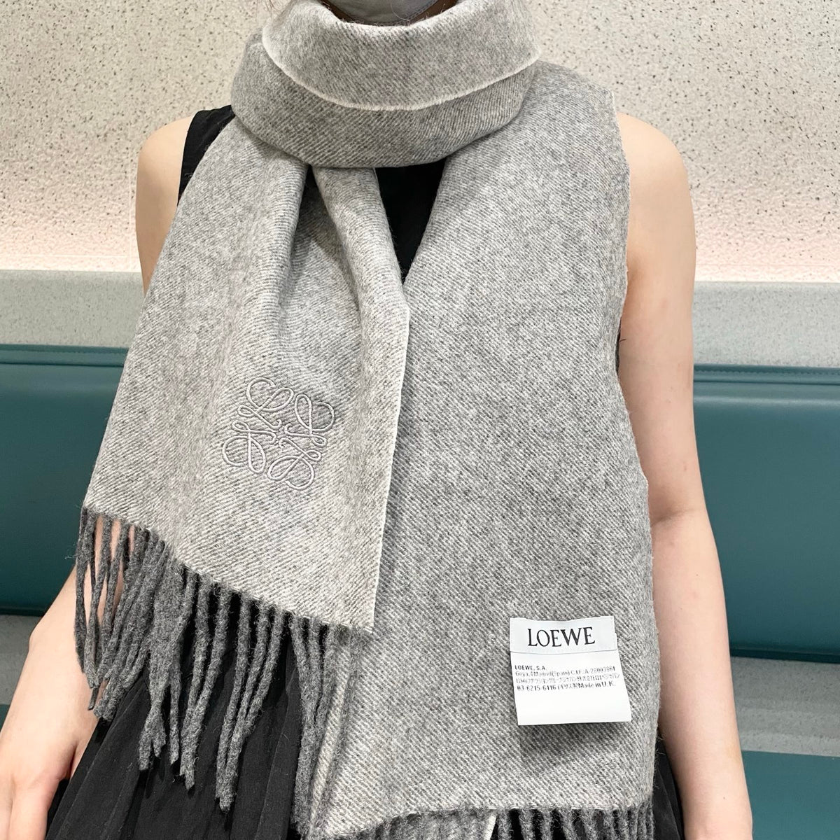 China Replica Loewe Scarf 48usd Only