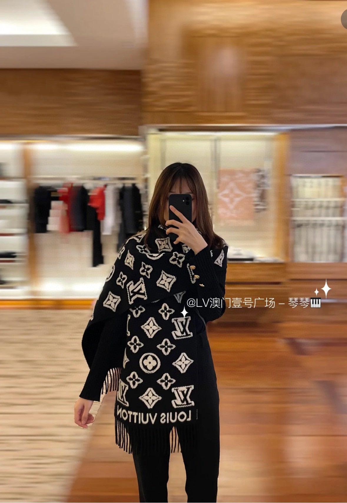 China Replica LV Scarf 62usd Only