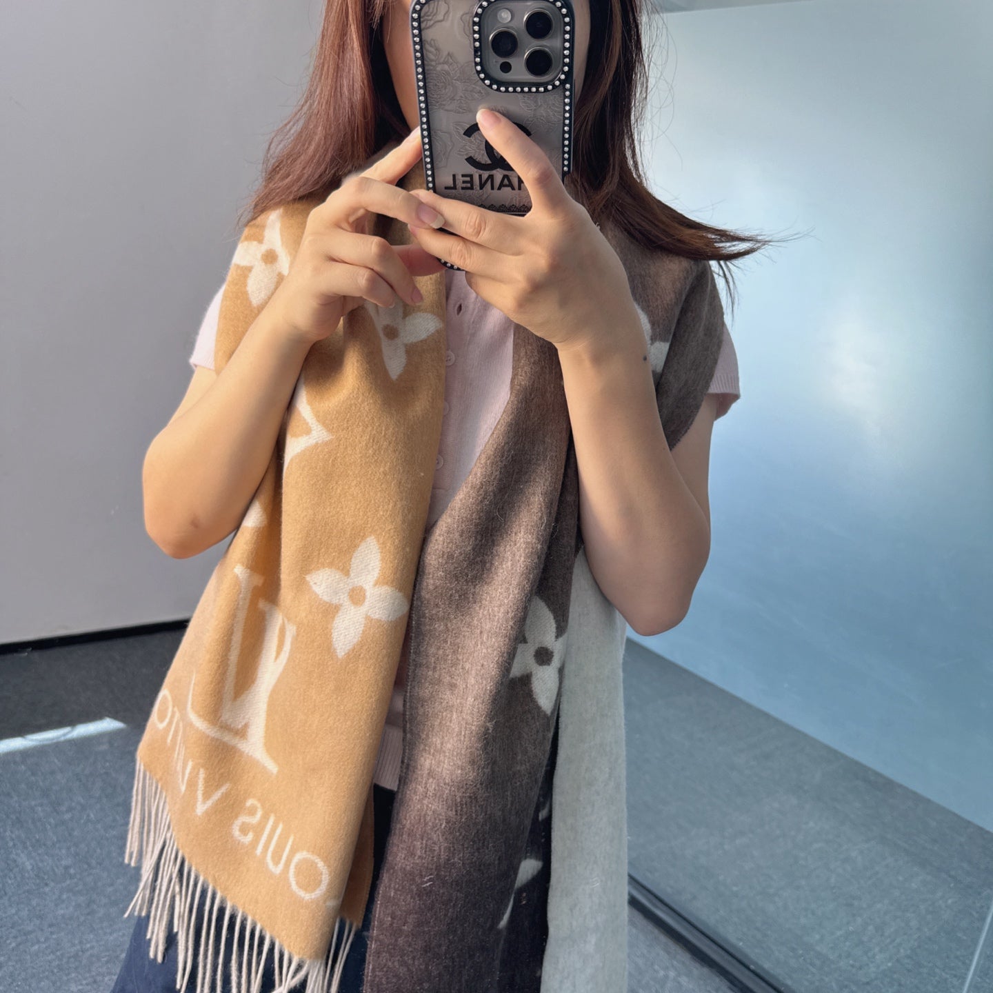China Replica LV Scarf 44usd Only