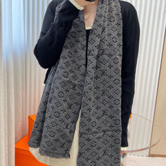 China Replica LV Scarf 48usd Only