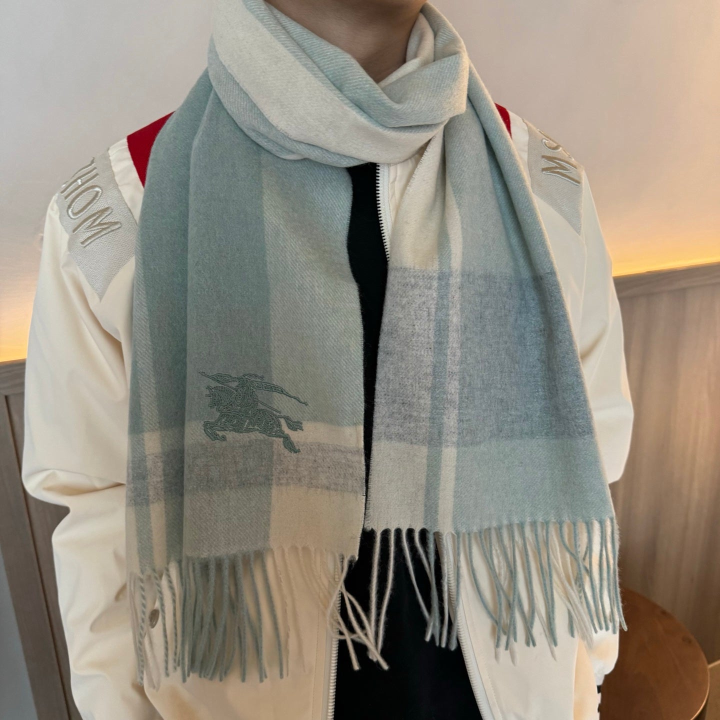 China Replica Burberry Scarf 44usd Only