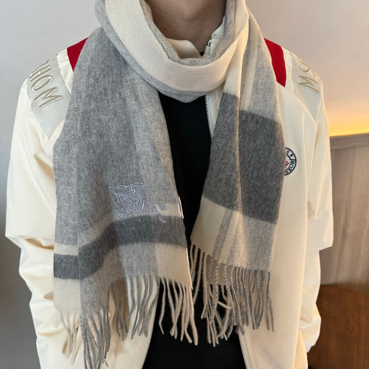 China Replica Burberry Scarf 44usd Only
