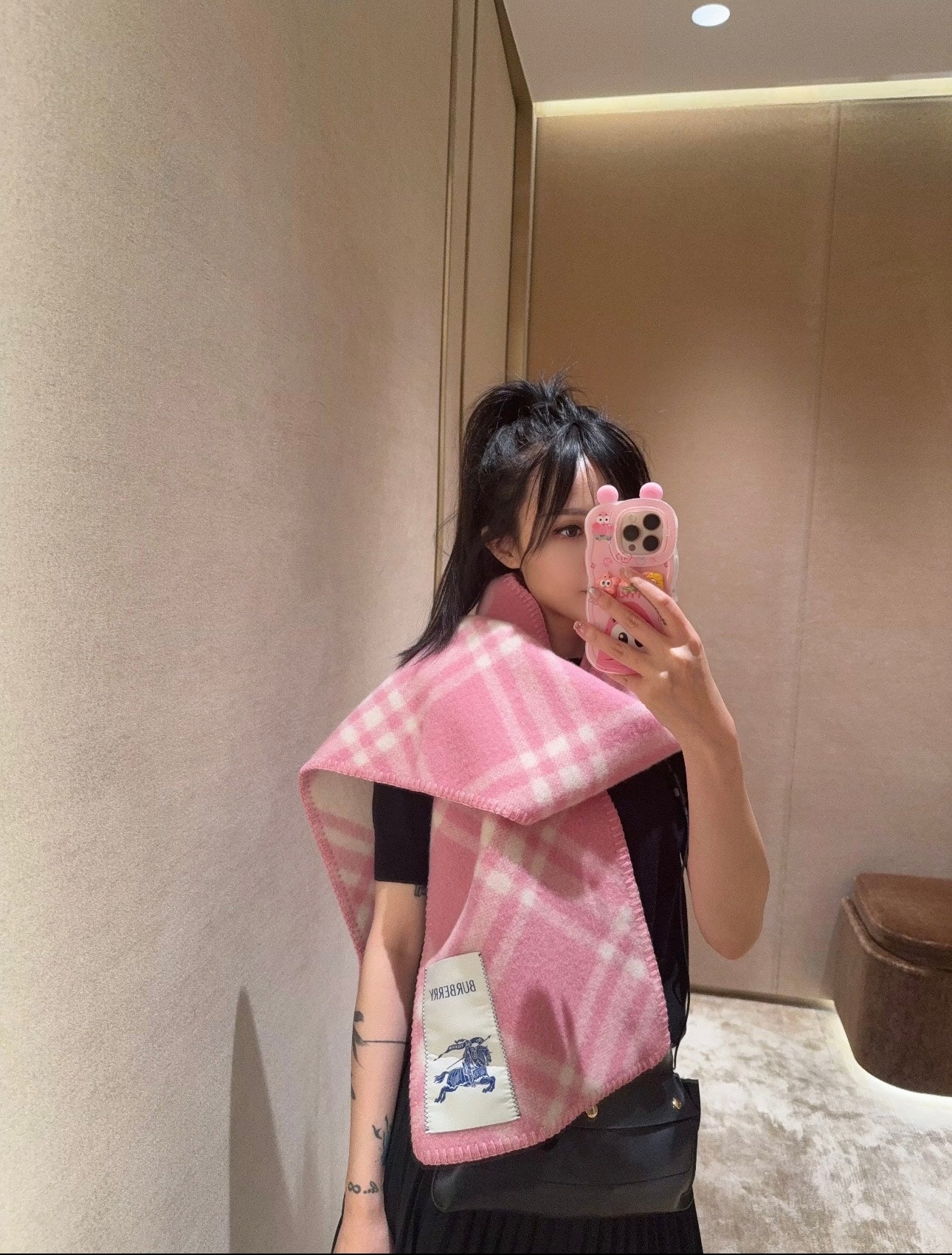 China Replica Burberry Scarf 48usd Only
