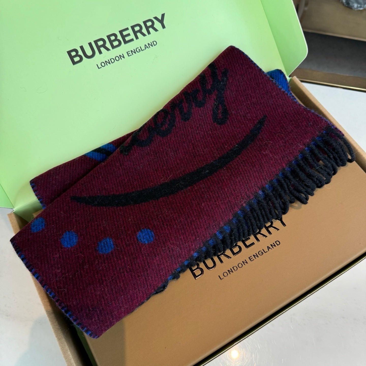 China Replica Burberry Scarf 48usd Only