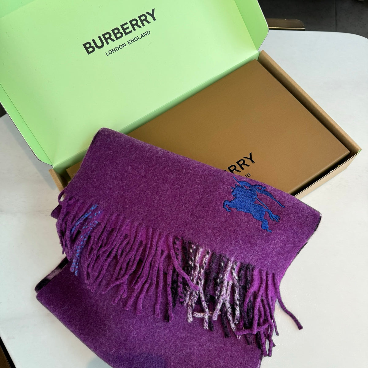 China Replica Burberry Scarf 46usd Only