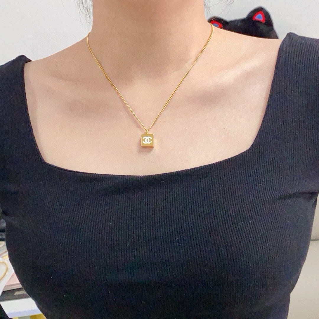 China Replica Chanel Necklaces 30usd Only