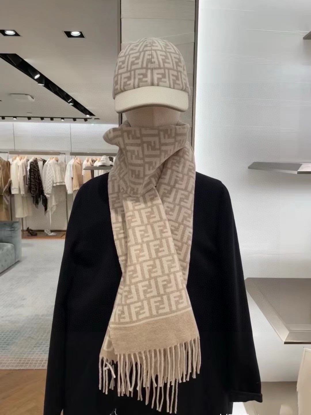 China Replica Fendi Scarf 58usd Only