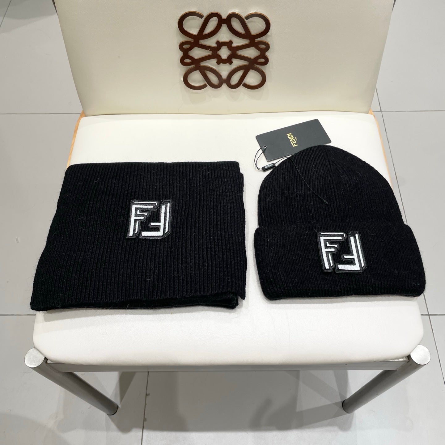 China Replica Fendi Scarf 56usd Only