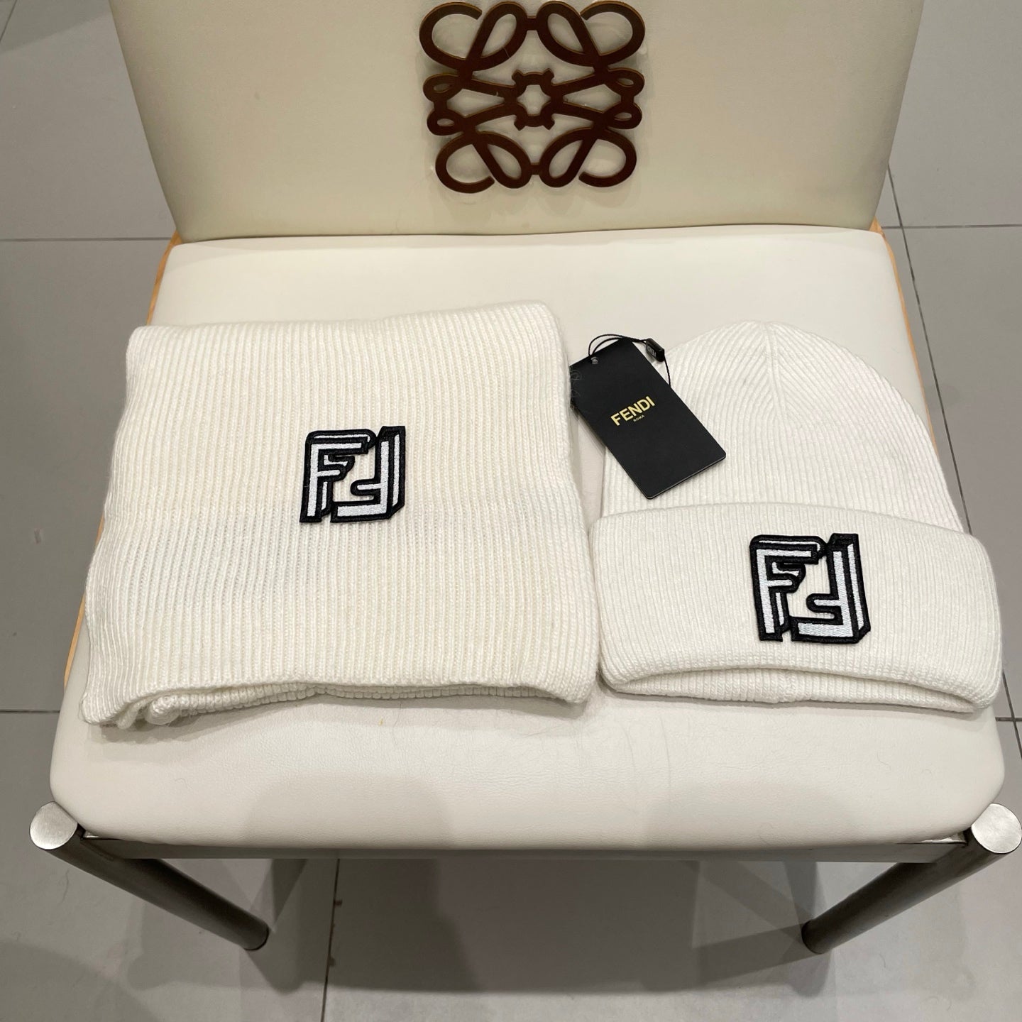 China Replica Fendi Scarf 56usd Only