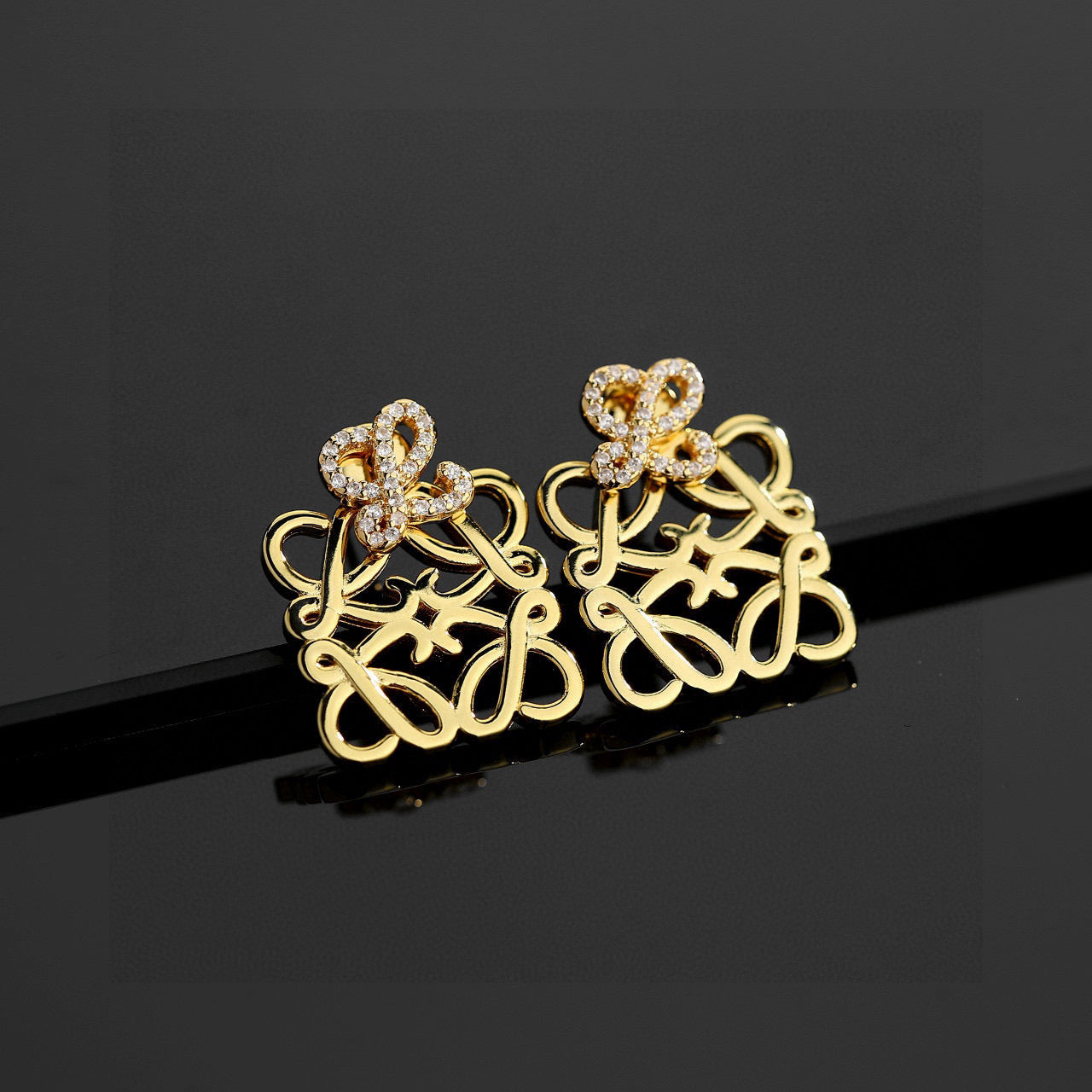 China Replica Loewe Earrings 25usd Only