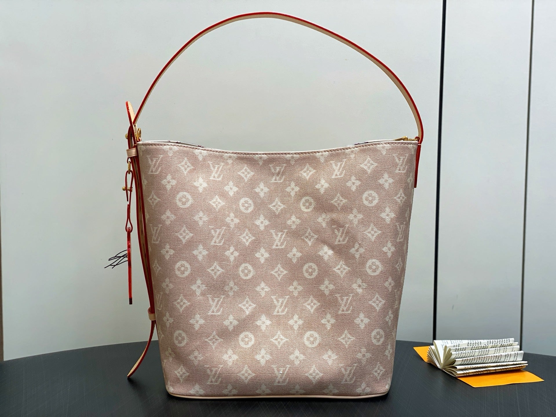 China Replica LV Handbags 144usd Only
