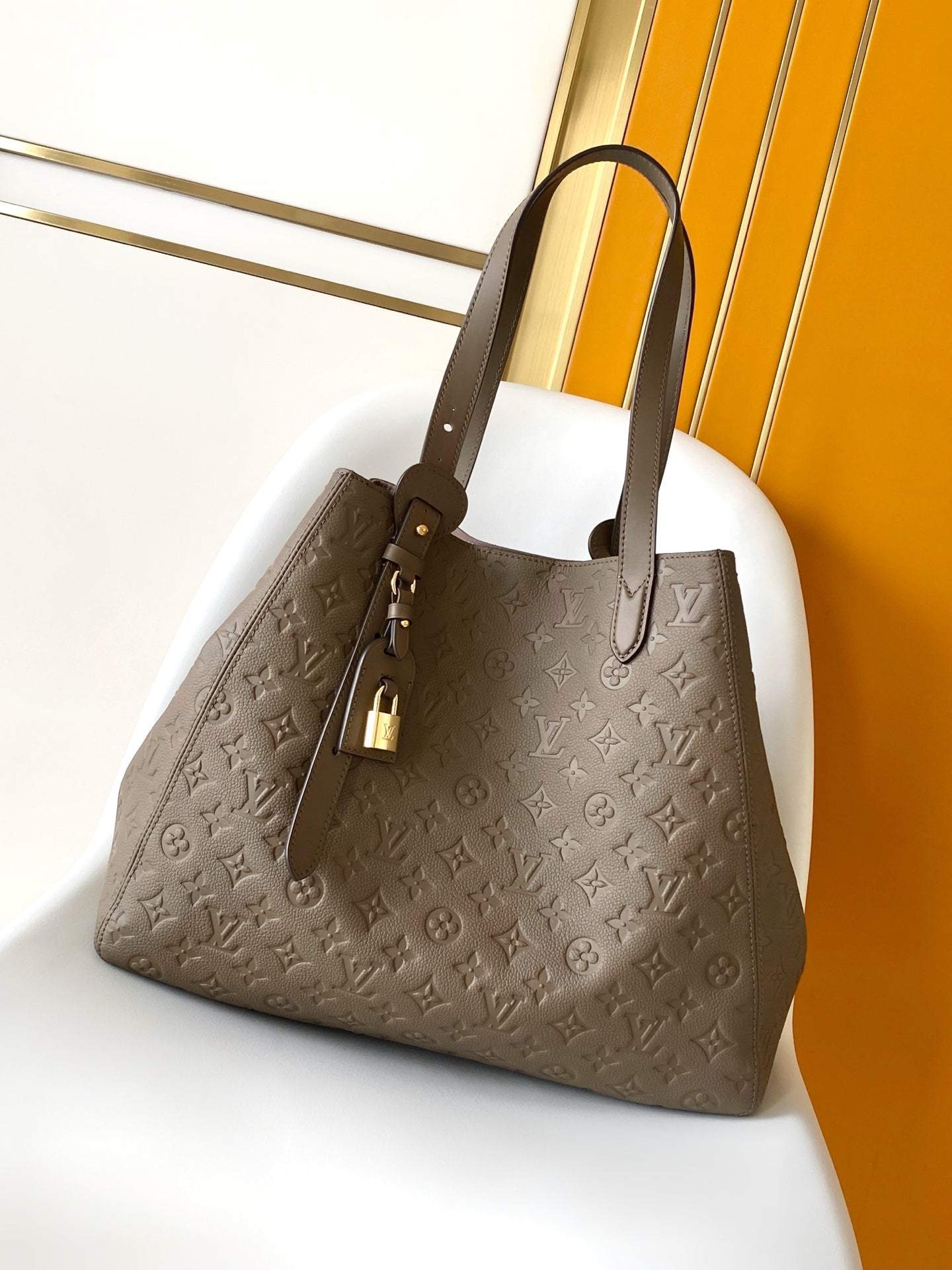 China Replica LV Handbags 180usd Only