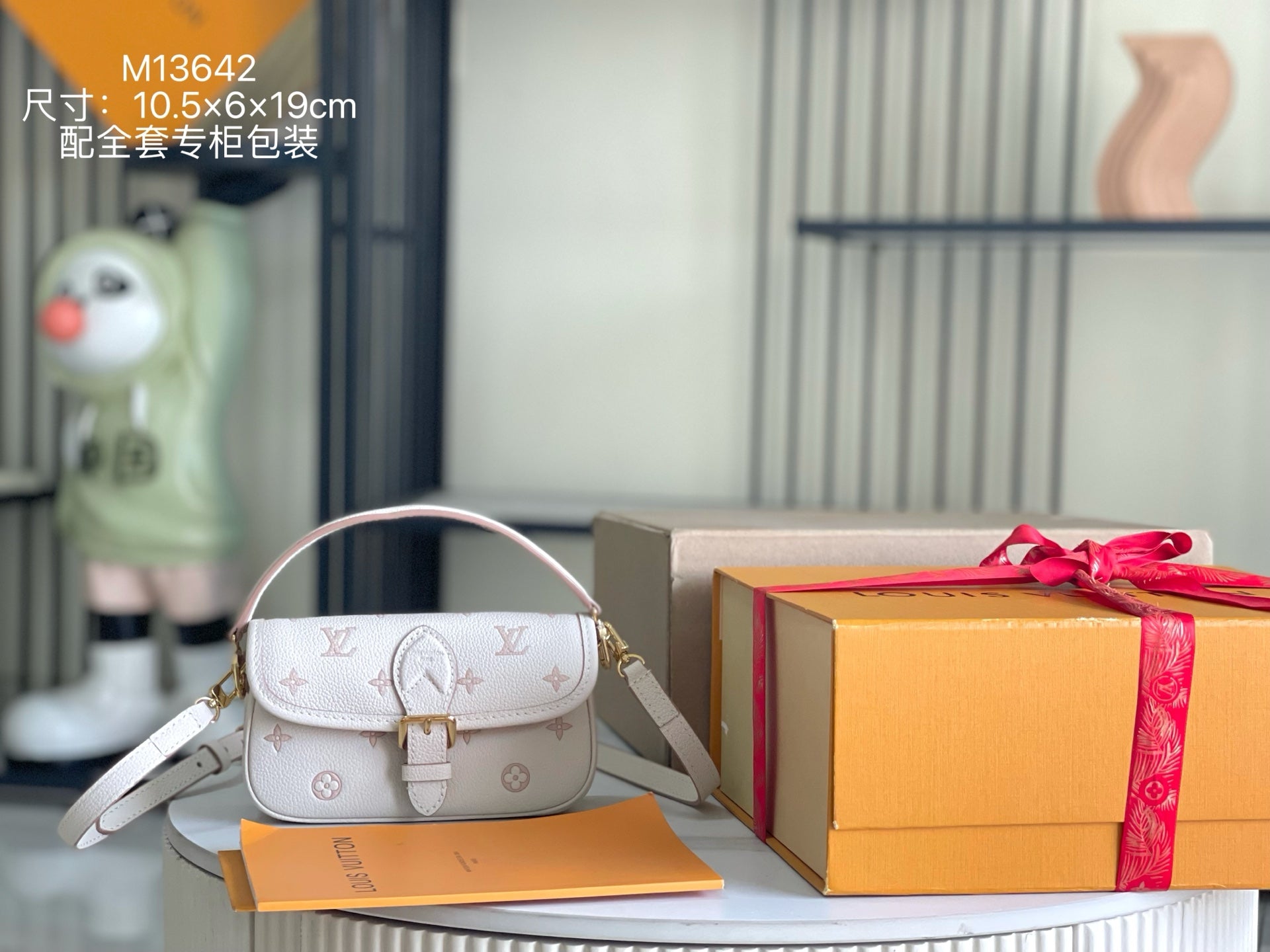 China Replica LV Handbags 255usd Only