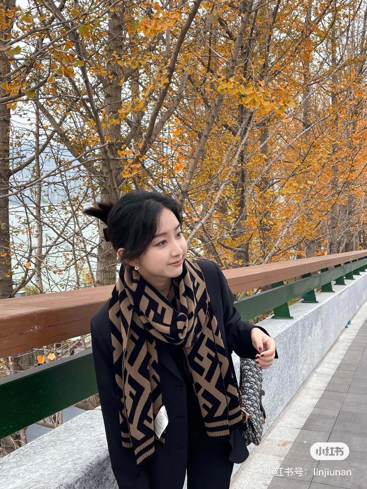 China Replica Fendi Scarf 52usd Only