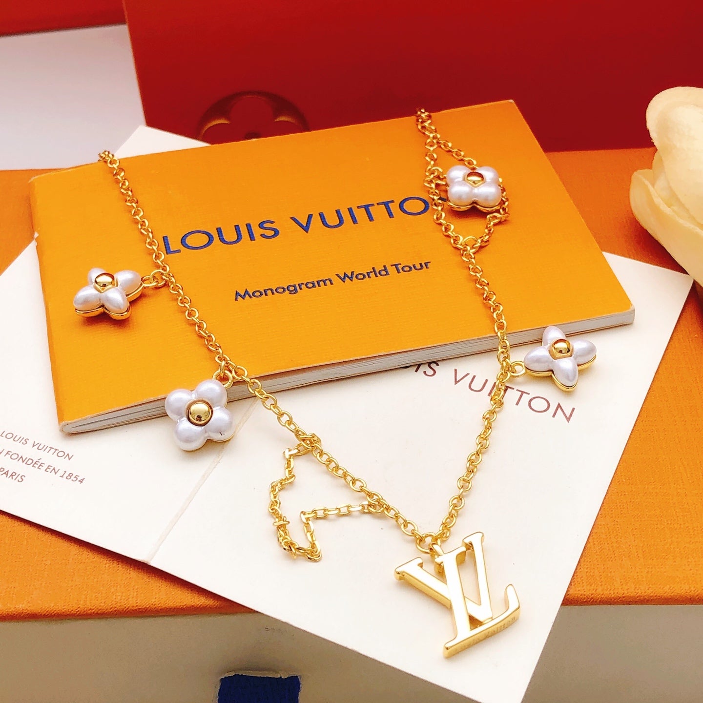 China Replica LV Necklaces 33usd Only