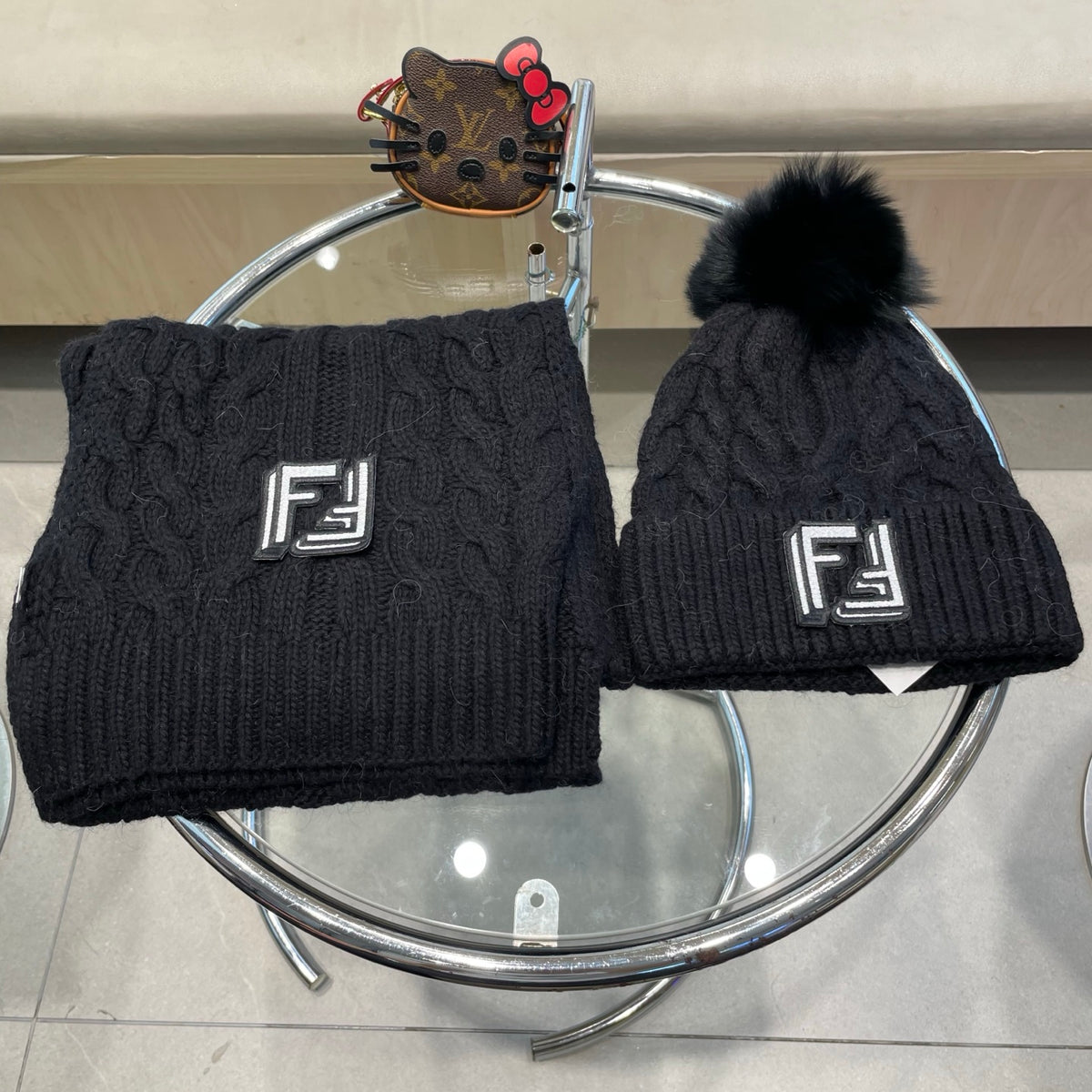 China Replica Fendi Scarf 62usd Only