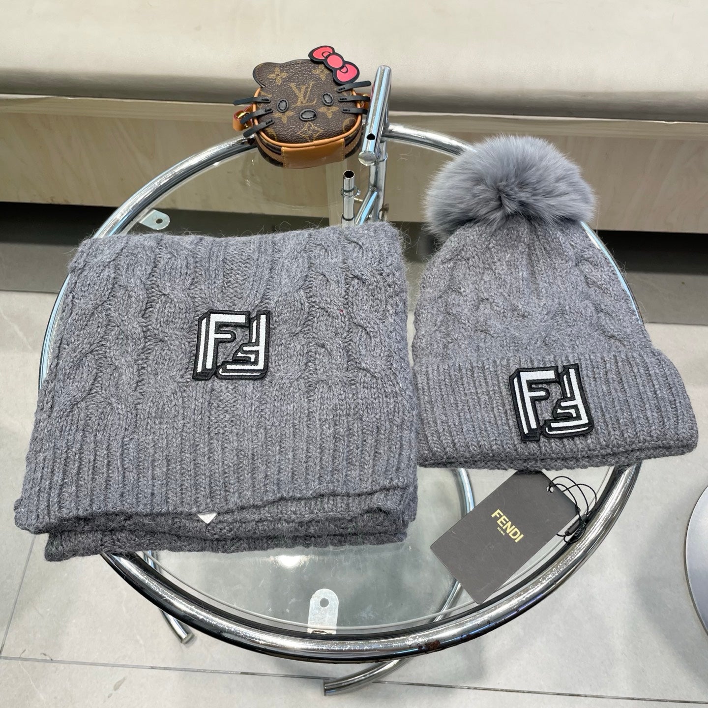 China Replica Fendi Scarf 62usd Only