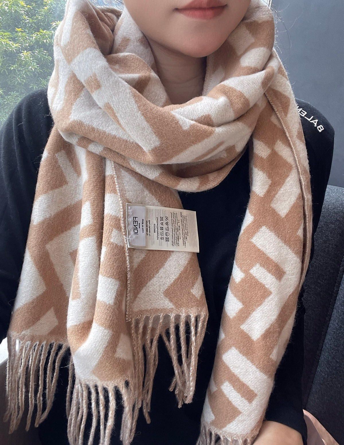 China Replica Fendi Scarf 40usd Only