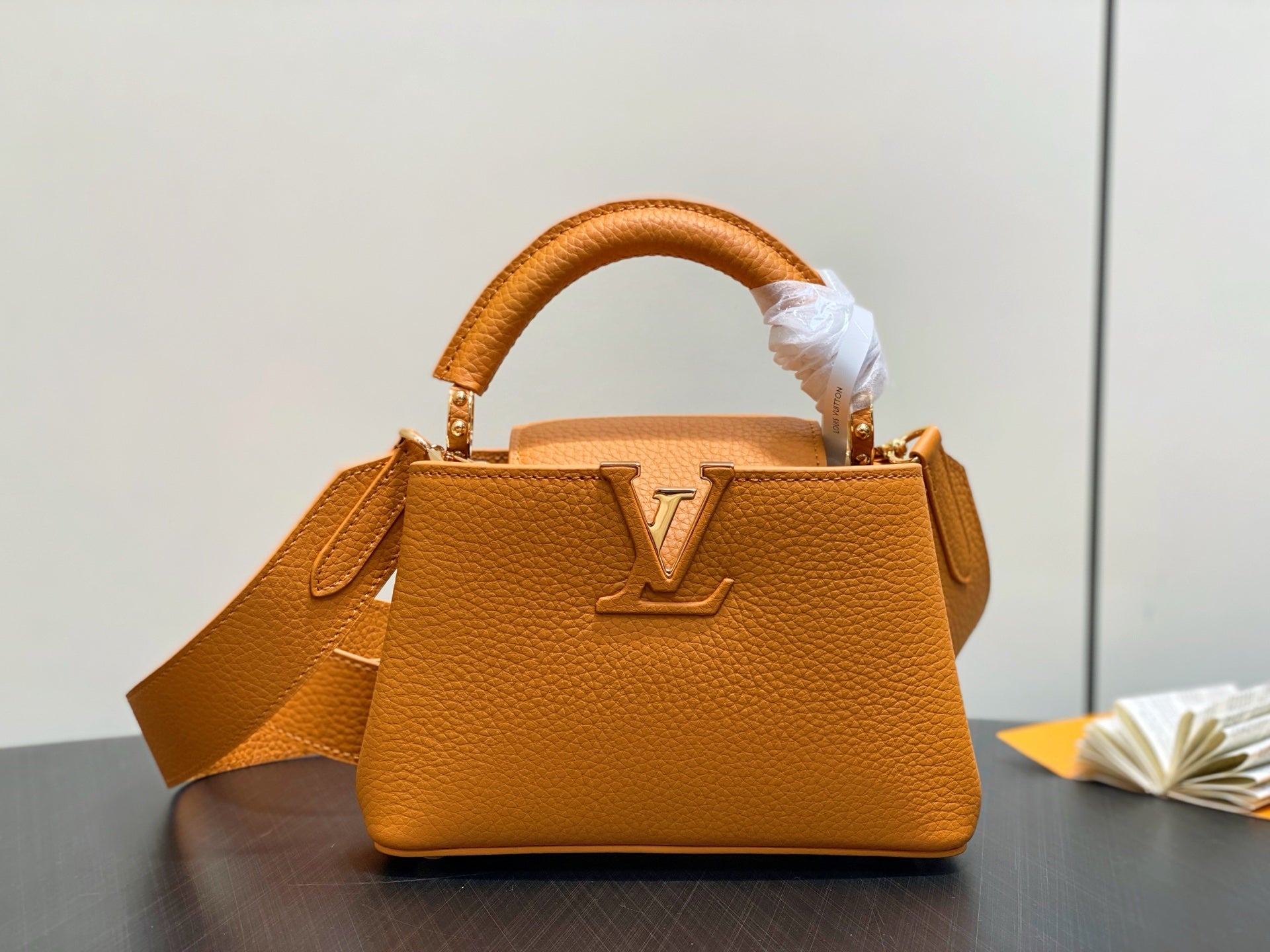 China Replica LV Handbags 255usd Only