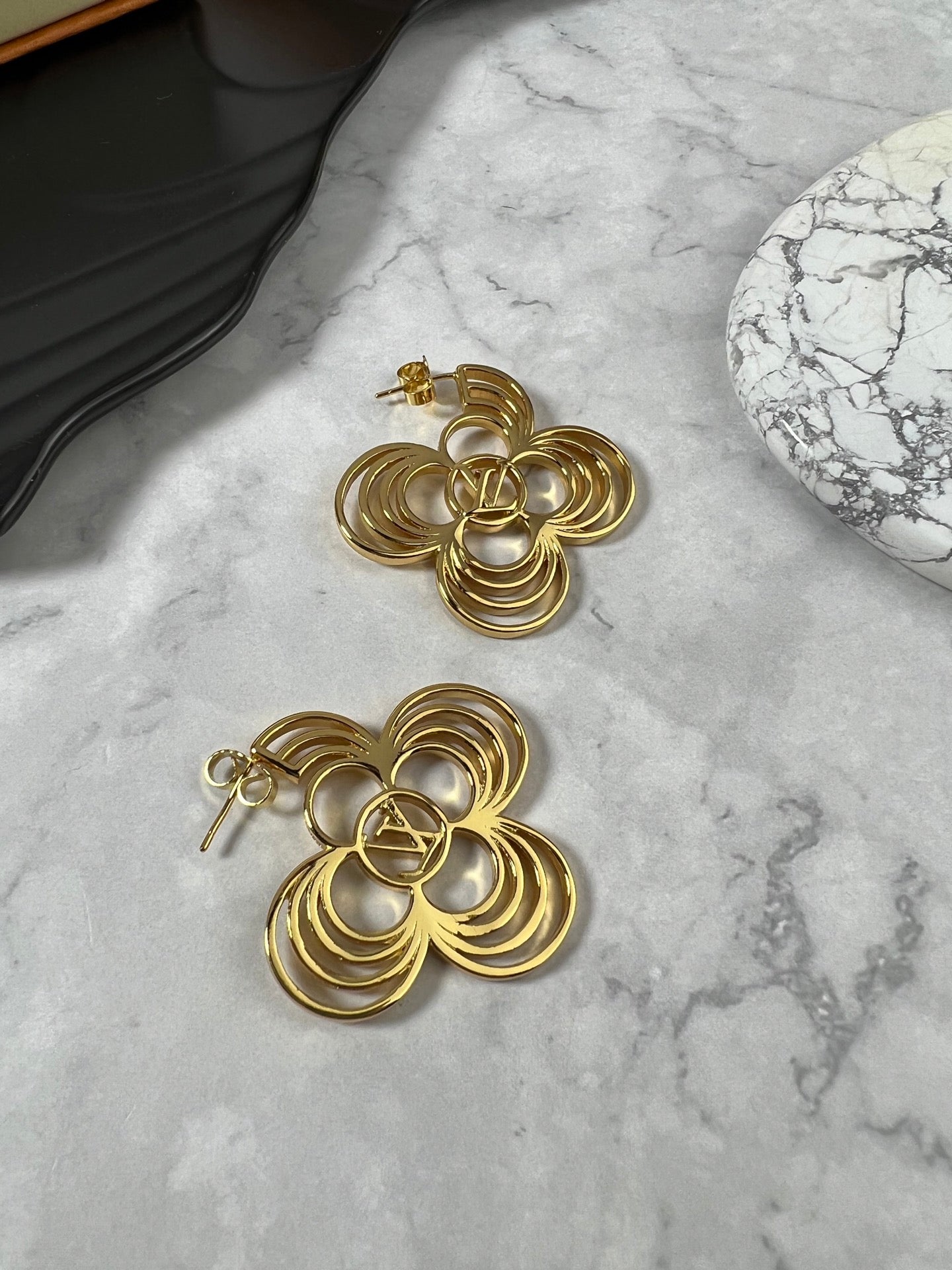 China Replica LV Earrings 38usd Only