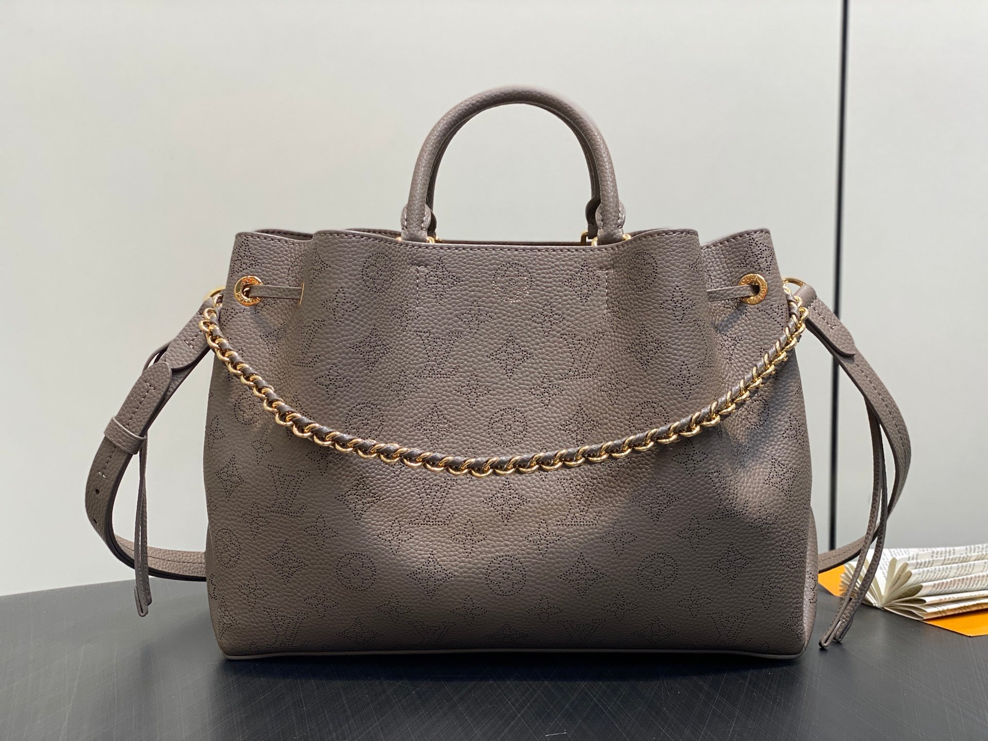 China Replica LV Handbags 198usd Only