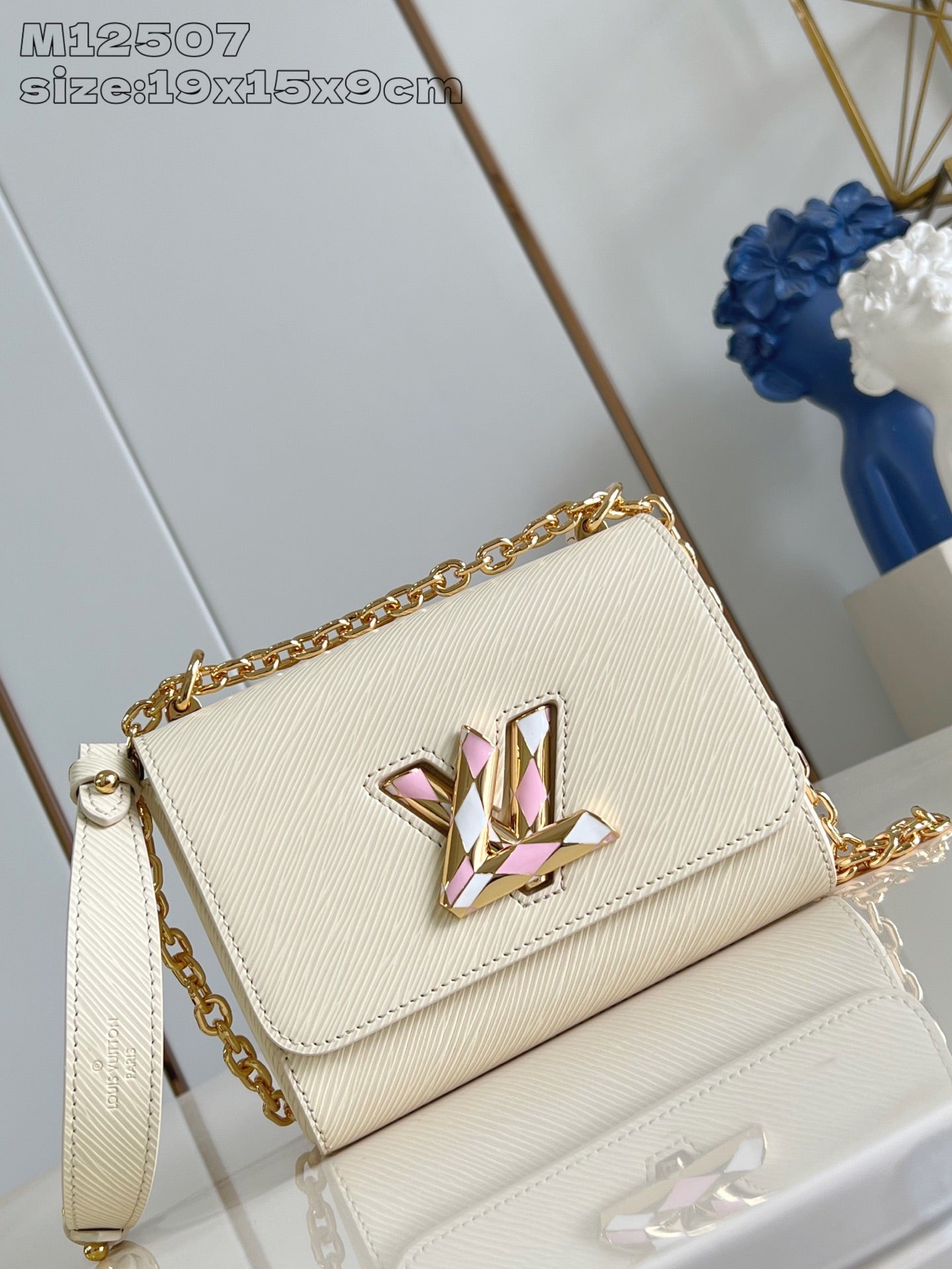 China Replica LV Handbags 234usd Only