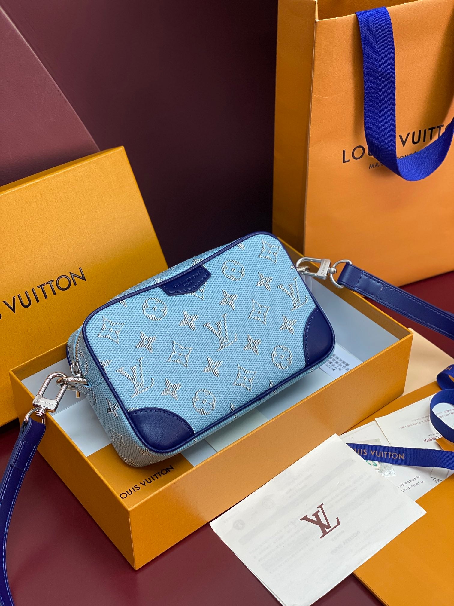 China Replica LV Handbags 93usd Only