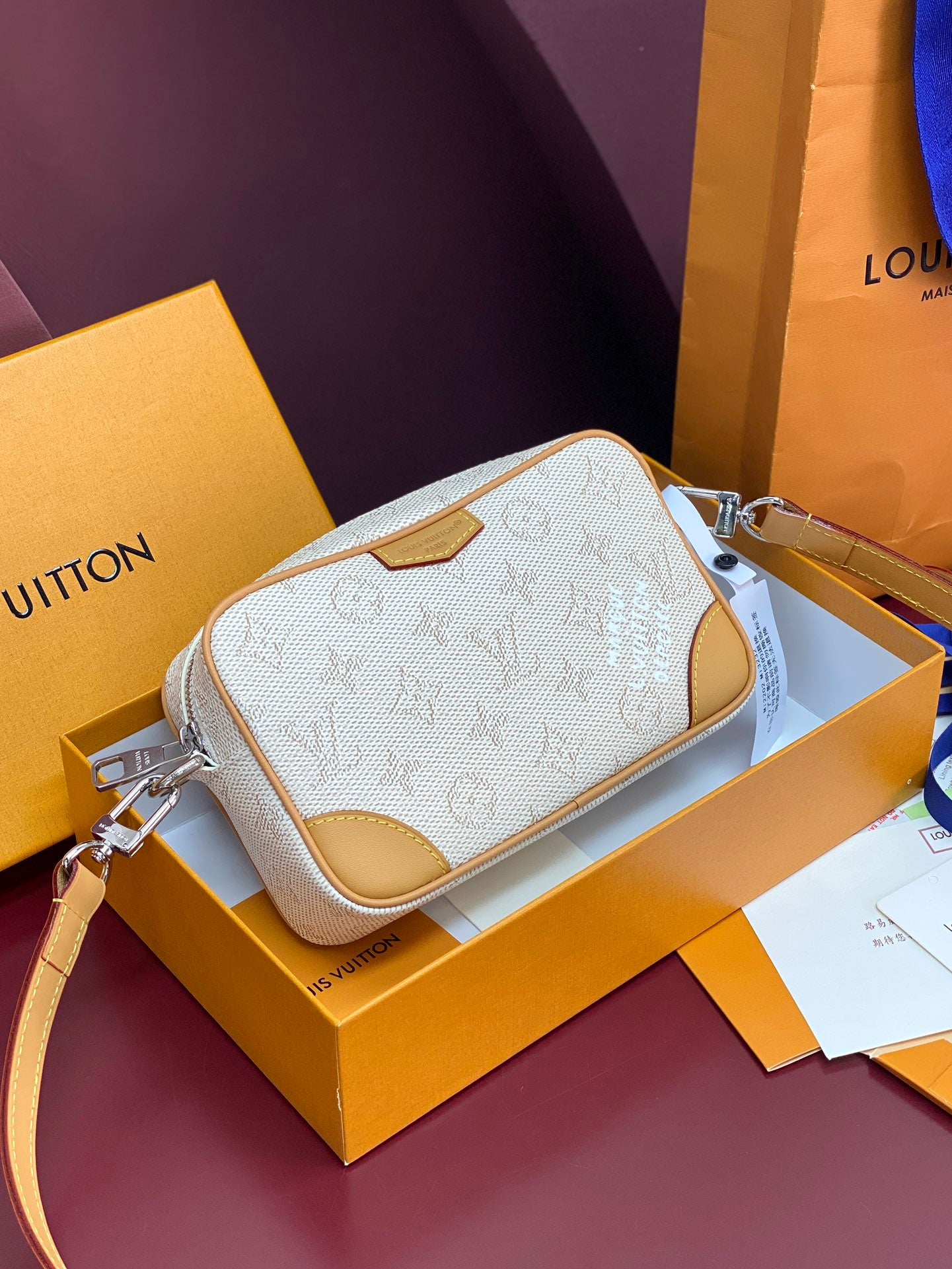 China Replica LV Handbags 93usd Only
